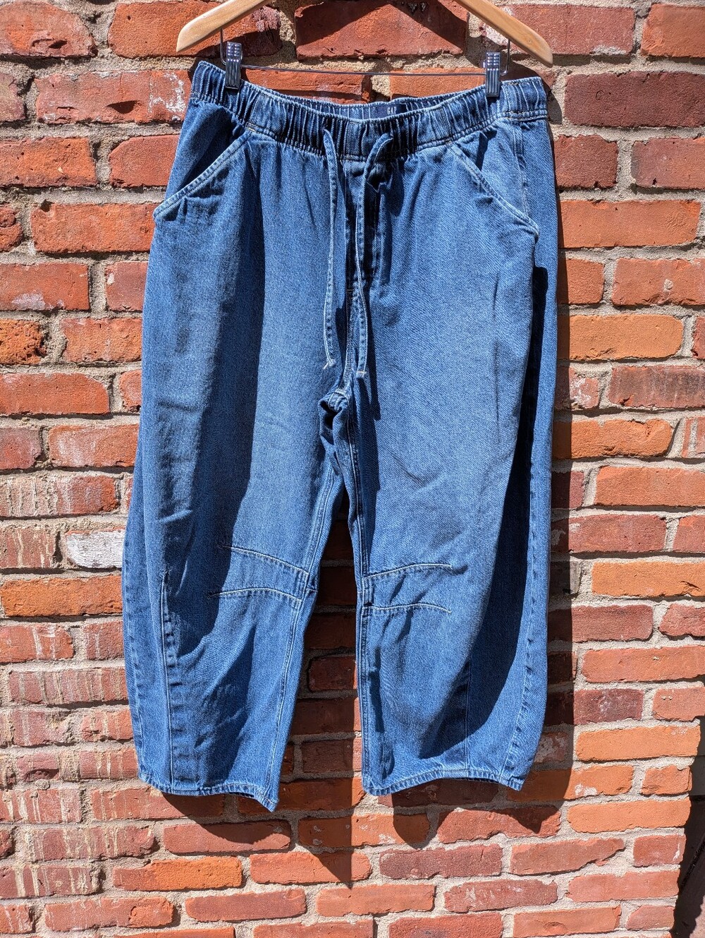 GAP Barrel Leg Jeans / Joggers Size Large
